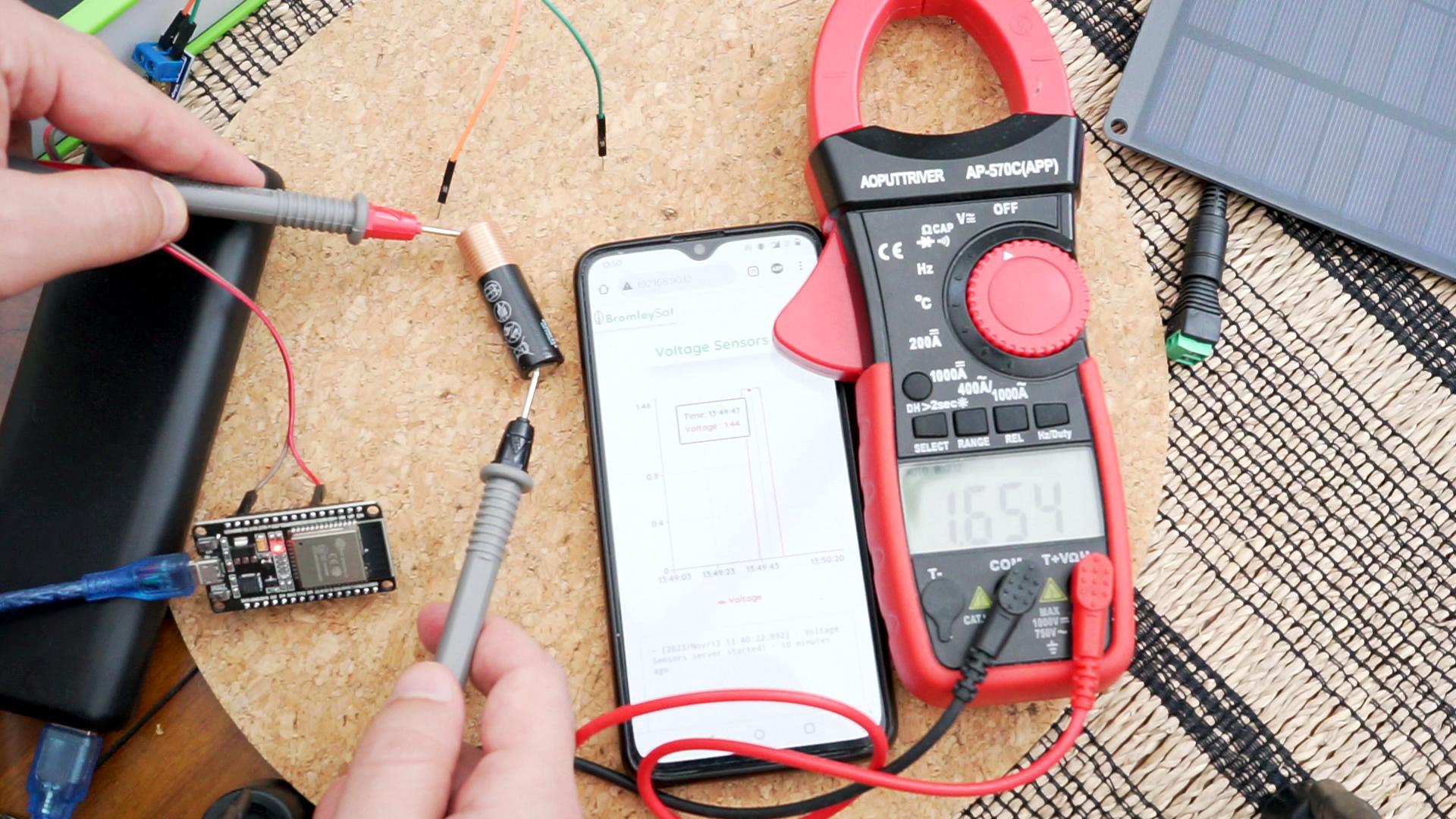 Measuring voltage with ESP32 and comparing to the multimeter reading